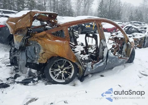 2023 Tesla Model Y Awd/Long Range Dual Motor All-Wheel Drive z USA, uszkodzony, nr VIN 7SAYGAEE0PF969370